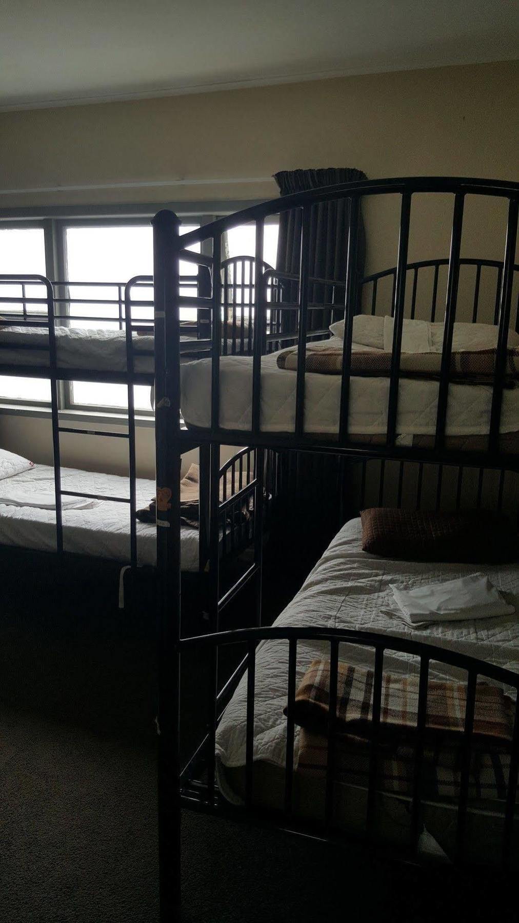 Kiwi Airport Backpackers Hostel Auckland Ngoại thất bức ảnh